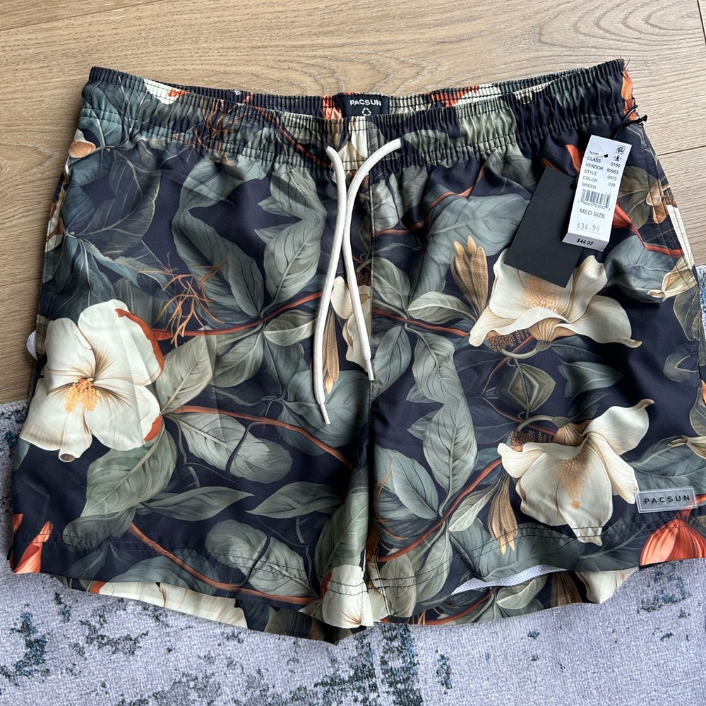 PacSun Tropical Floral Men's Shorts - Black and Green